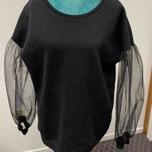 Sweatshirt with toile sleves